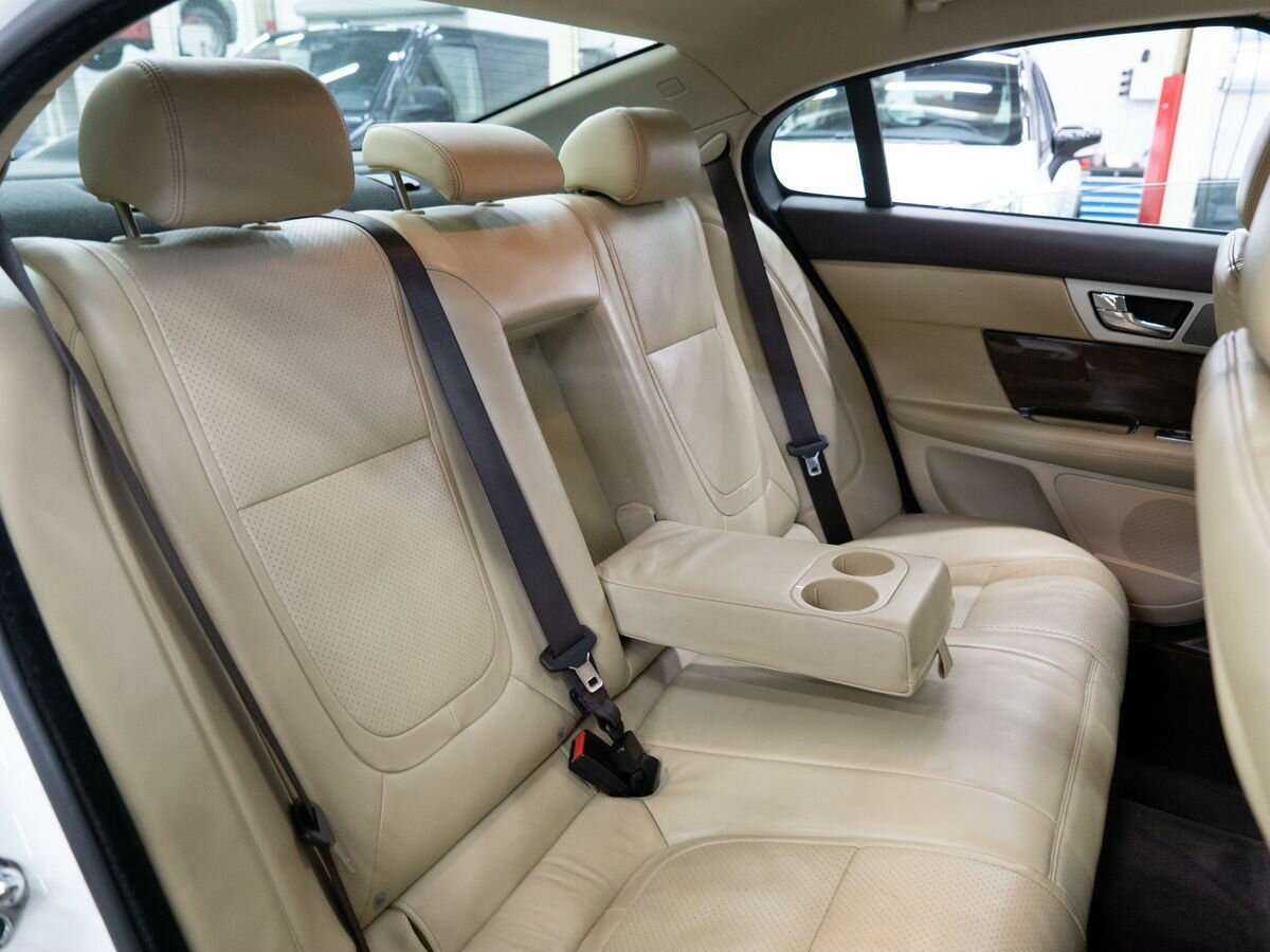 Jaguar XF с пробегом — 2011 год. Фото: #7