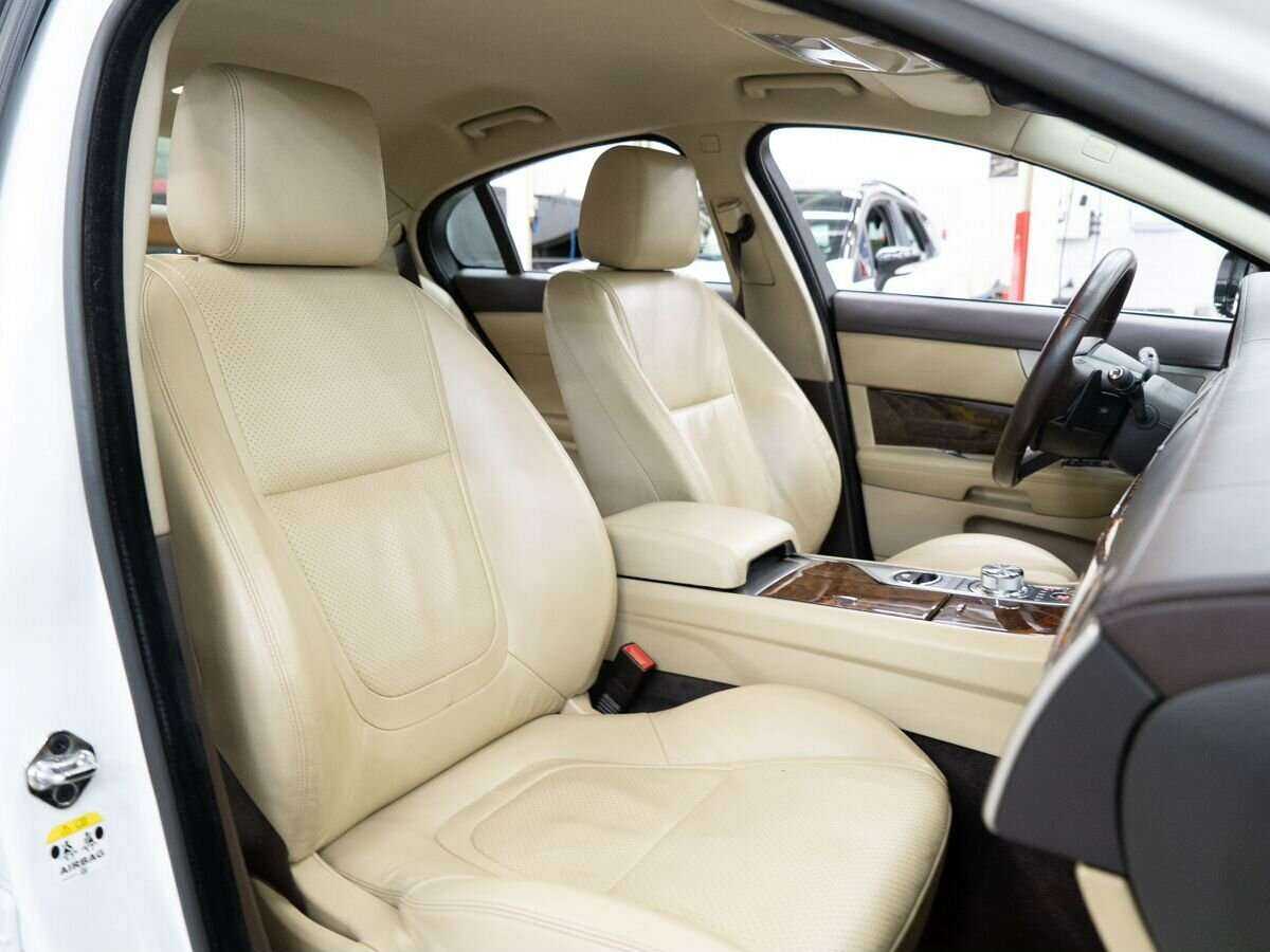 Jaguar XF с пробегом — 2011 год. Фото: #8