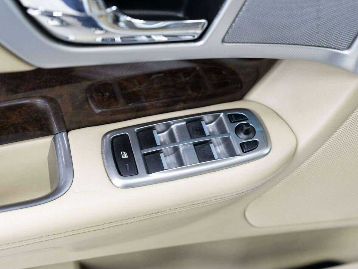 Jaguar XF с пробегом — 2011 год. Фото: #13