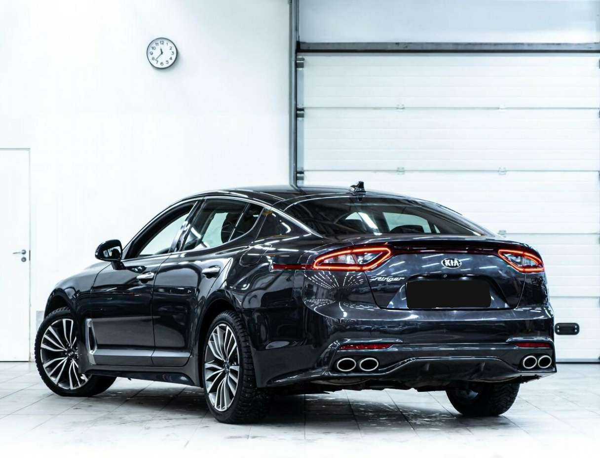 Kia Stinger с пробегом — 2018 год. Фото: #3