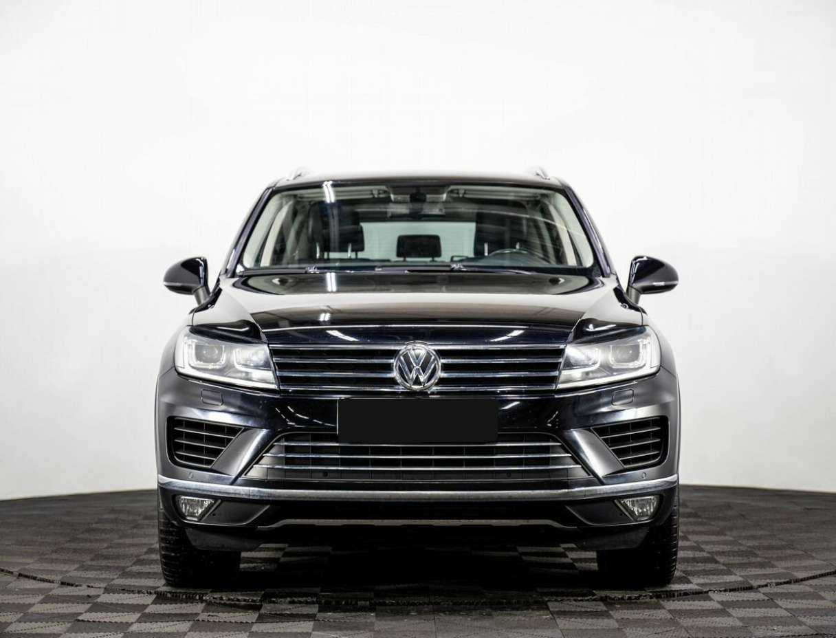 Volkswagen Touareg с пробегом — 2015 год. Фото: #1