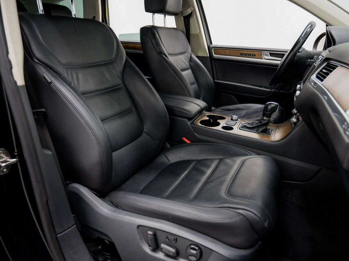 Volkswagen Touareg с пробегом — 2015 год. Фото: #7