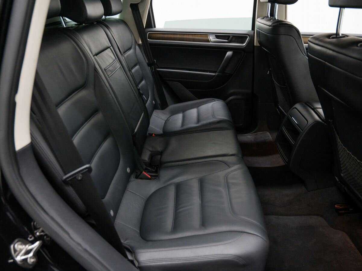 Volkswagen Touareg с пробегом — 2015 год. Фото: #8