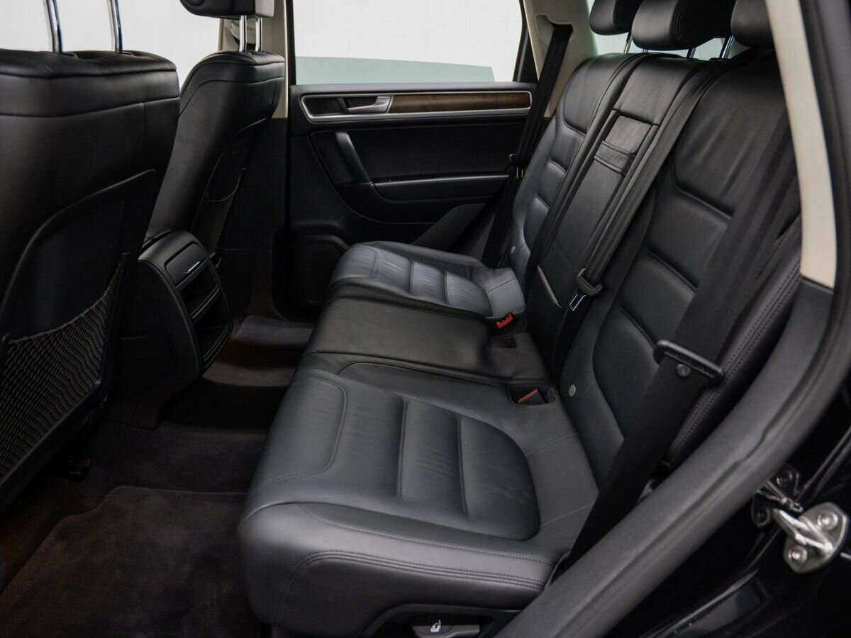 Volkswagen Touareg с пробегом — 2015 год. Фото: #11