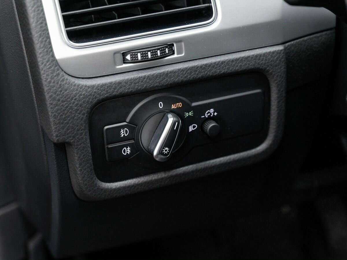 Volkswagen Touareg с пробегом — 2015 год. Фото: #16