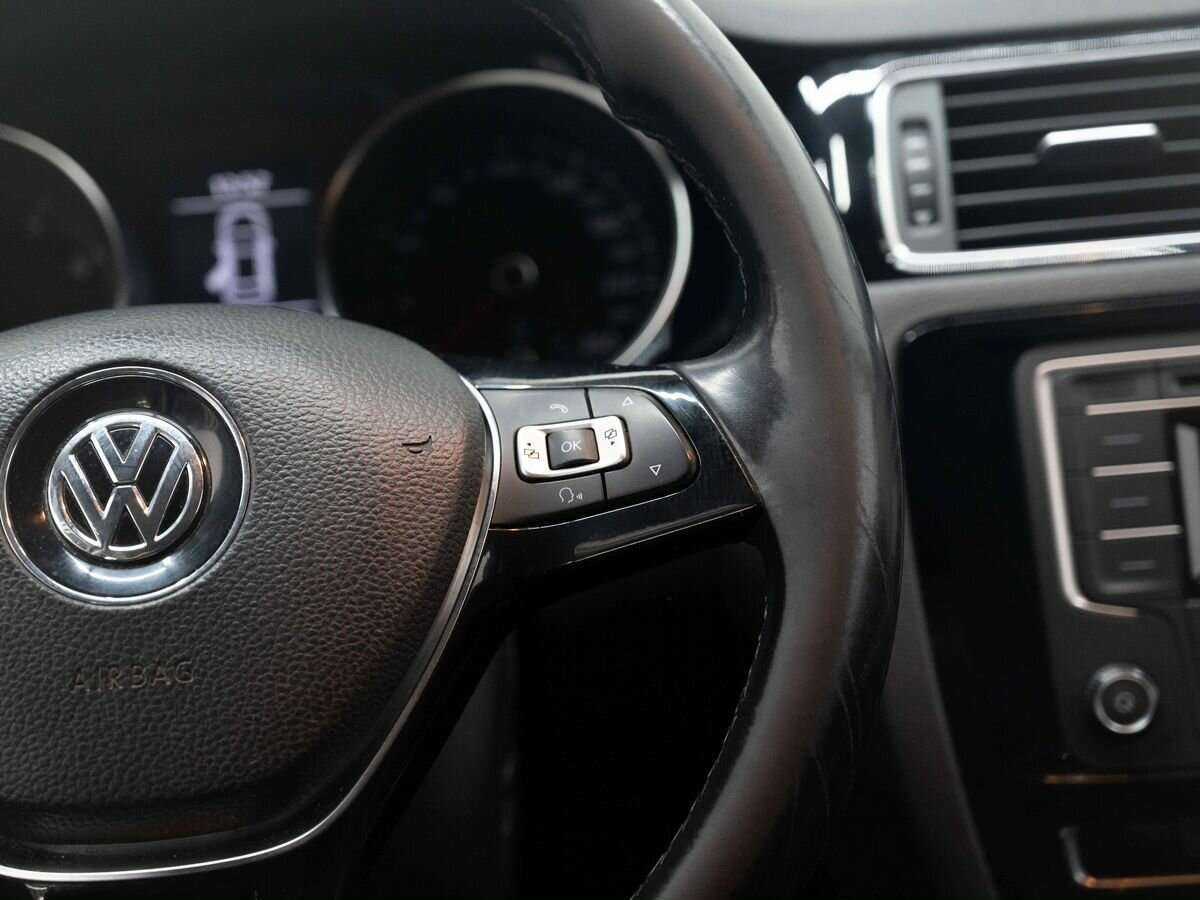 Volkswagen Jetta с пробегом — 2016 год. Фото: #14