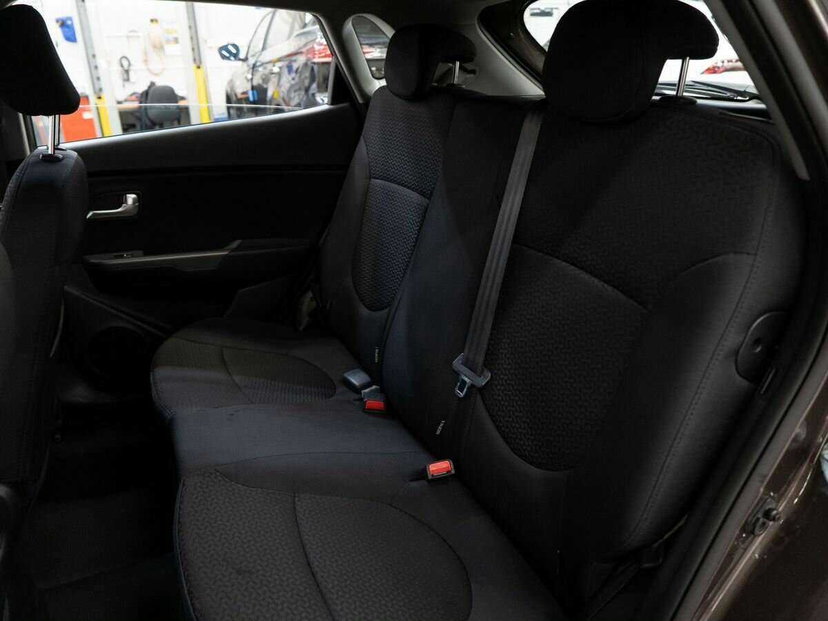 Kia Rio с пробегом — 2015 год. Фото: #6