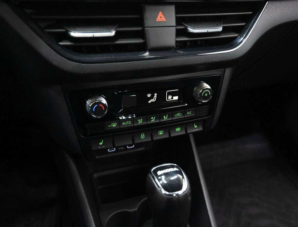 Skoda Rapid с пробегом — 2021 год. Фото: #18