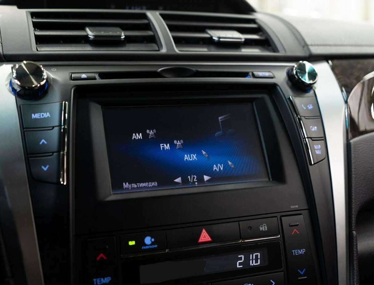 Toyota Camry с пробегом — 2015 год. Фото: #13