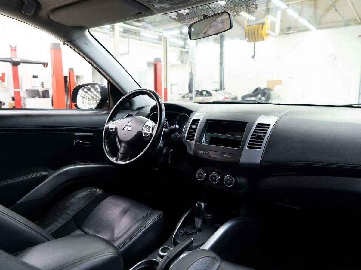 Mitsubishi Outlander с пробегом — 2011 год. Фото: #17