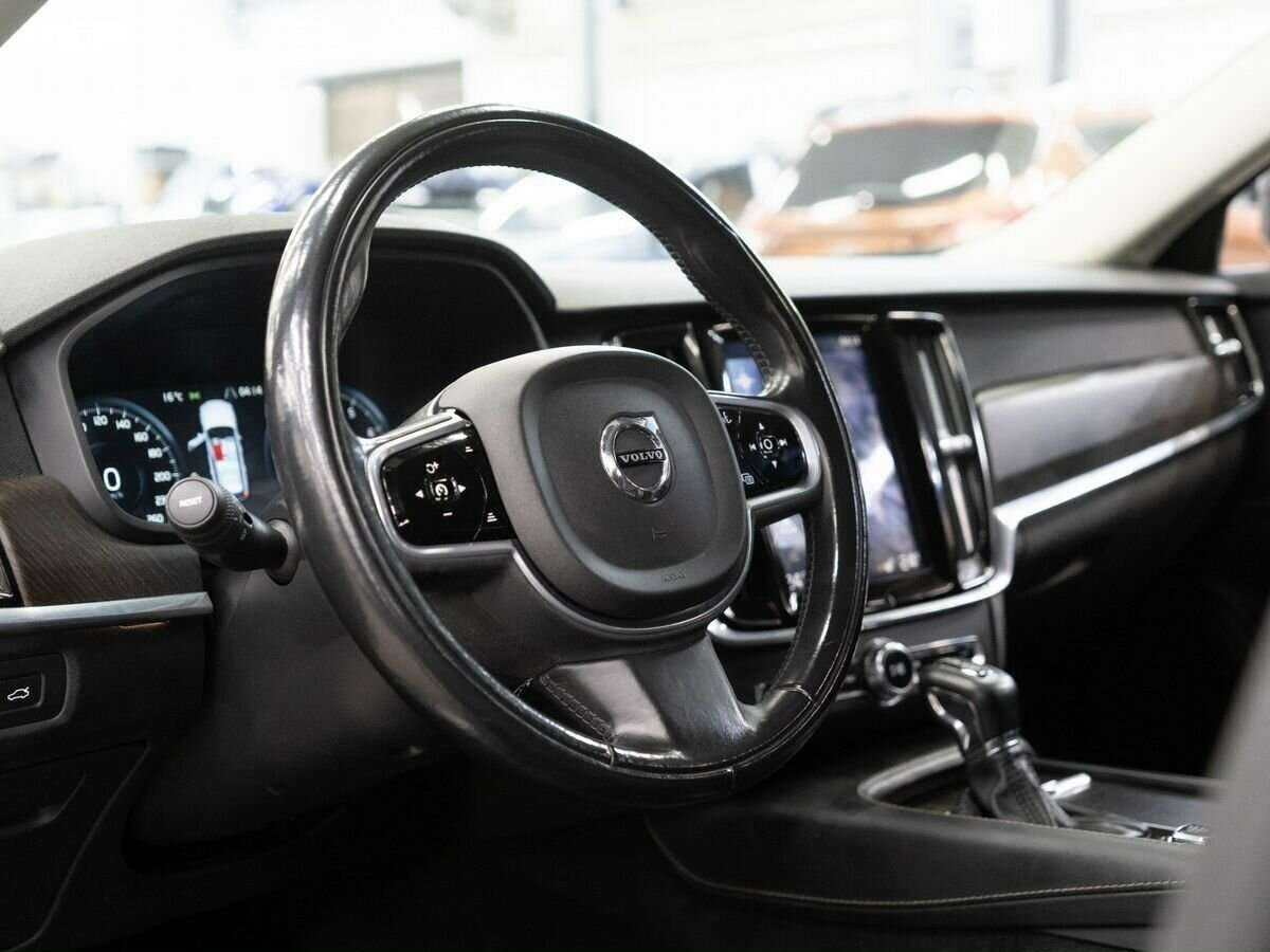 Volvo V90 Cross Country с пробегом — 2017 год. Фото: #4