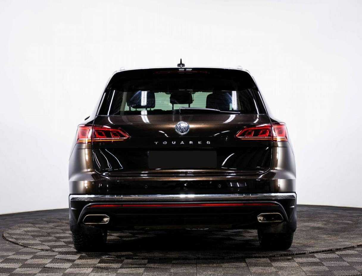 Volkswagen Touareg с пробегом — 2018 год. Фото: #4