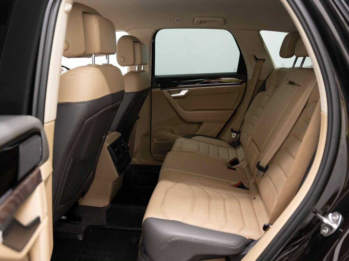 Volkswagen Touareg с пробегом — 2018 год. Фото: #8