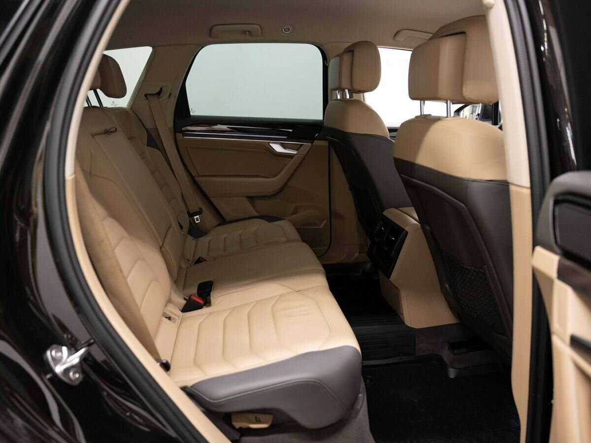 Volkswagen Touareg с пробегом — 2018 год. Фото: #9