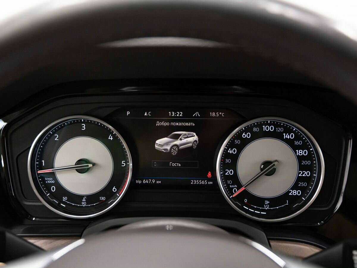 Volkswagen Touareg с пробегом — 2018 год. Фото: #14