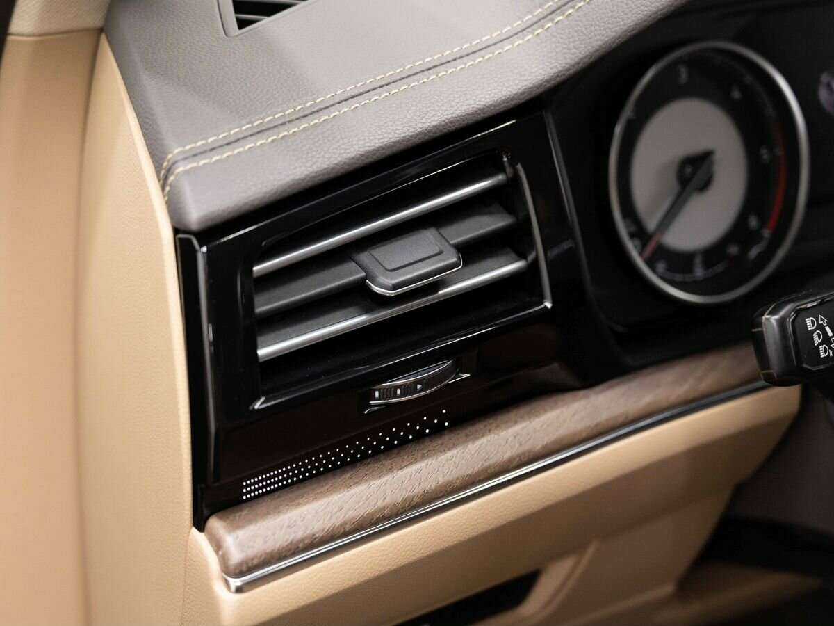 Volkswagen Touareg с пробегом — 2018 год. Фото: #16