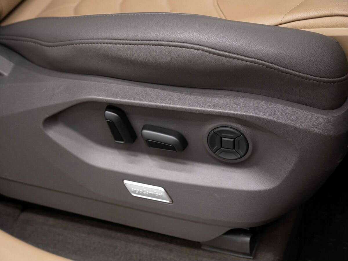 Volkswagen Touareg с пробегом — 2018 год. Фото: #21