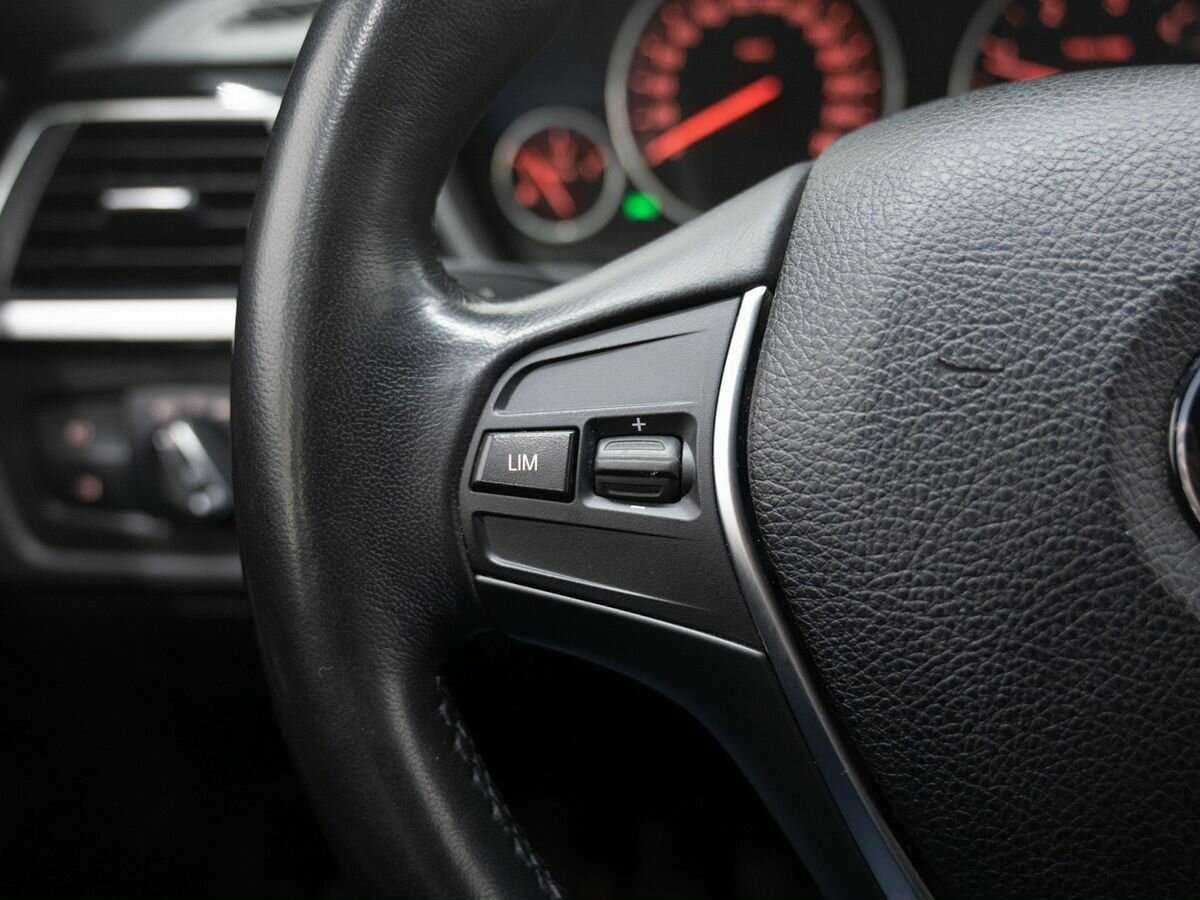 BMW 3 серии с пробегом — 2017 год. Фото: #22