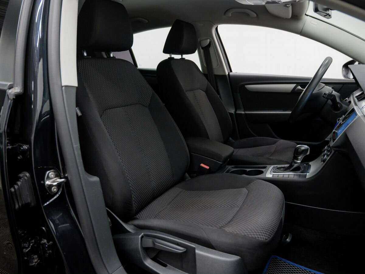 Volkswagen Passat с пробегом — 2011 год. Фото: #6