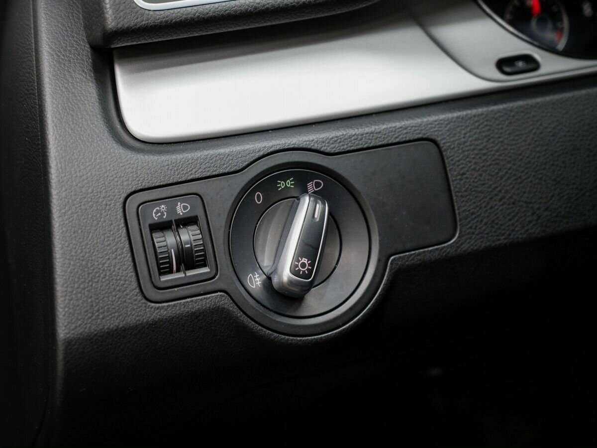 Volkswagen Passat с пробегом — 2011 год. Фото: #16