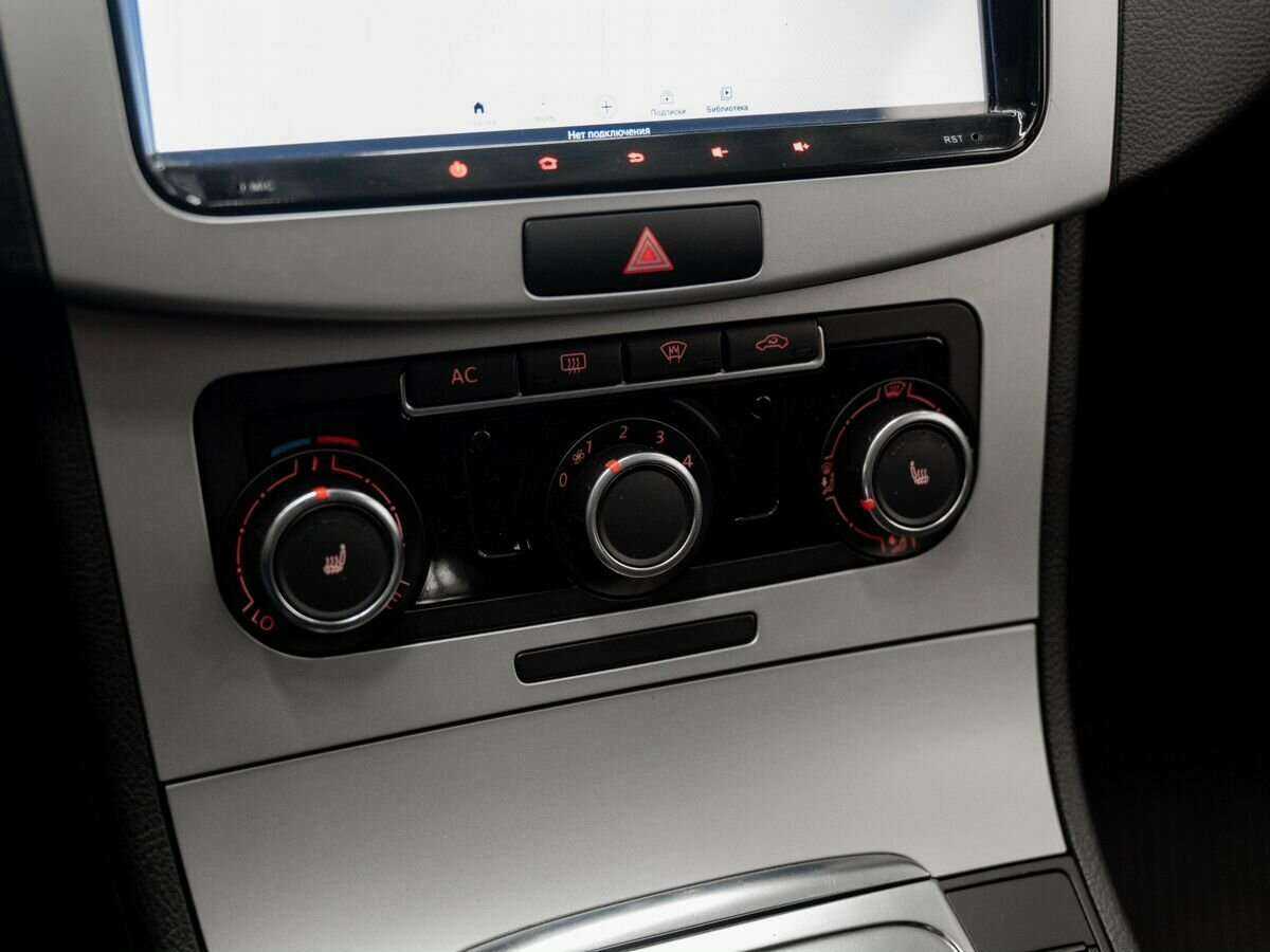 Volkswagen Passat с пробегом — 2011 год. Фото: #17