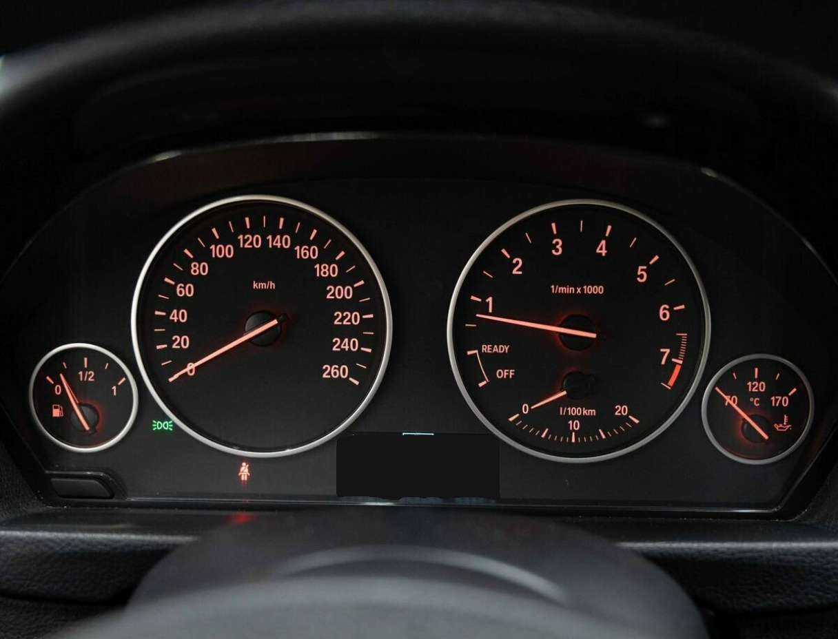 BMW 3 серии с пробегом — 2014 год. Фото: #14