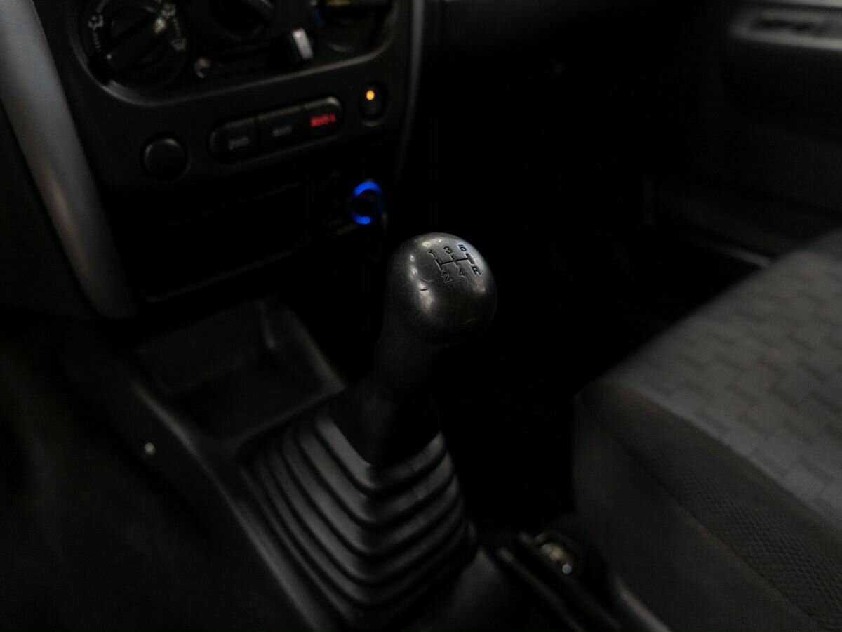 Suzuki Jimny с пробегом — 2009 год. Фото: #9