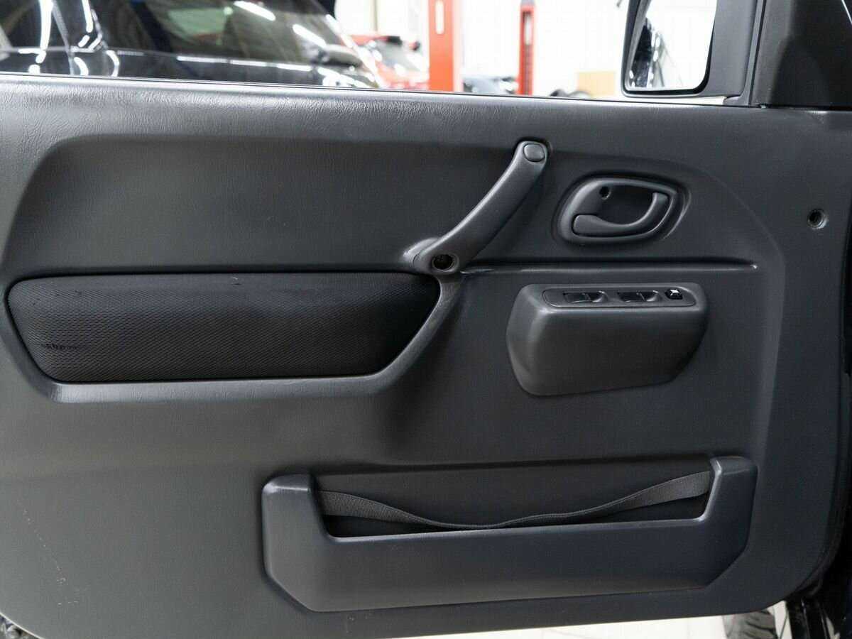 Suzuki Jimny с пробегом — 2009 год. Фото: #11