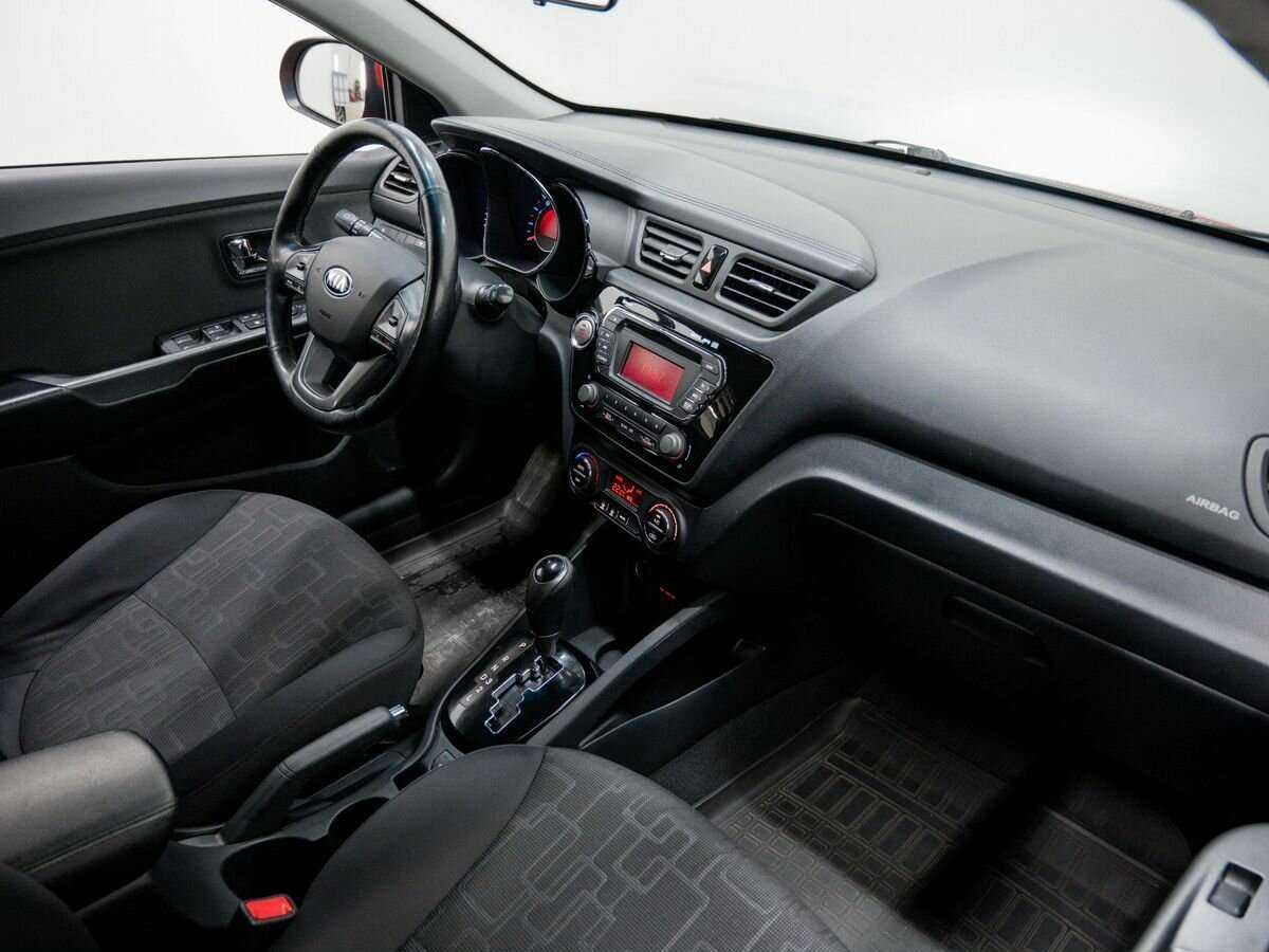 Kia Rio с пробегом — 2013 год. Фото: #5