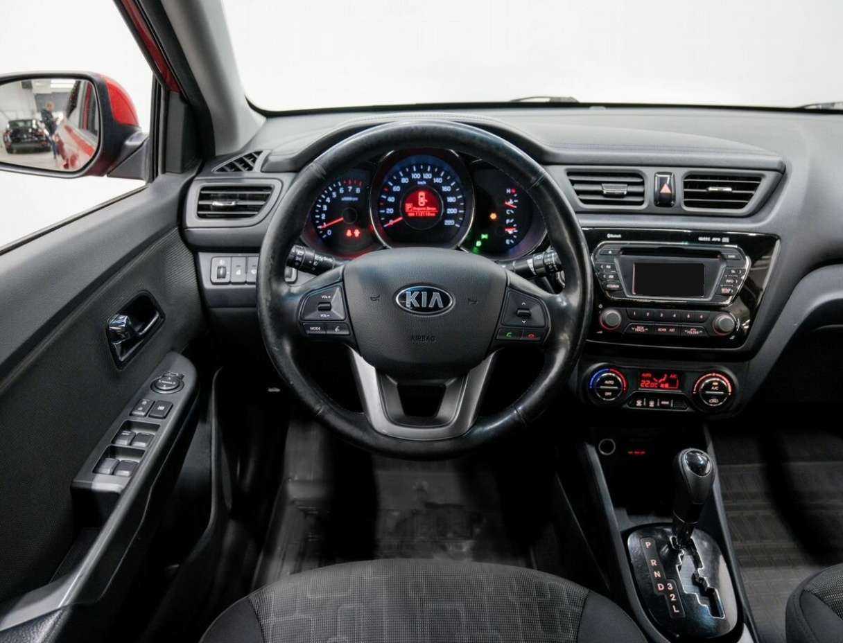 Kia Rio с пробегом — 2013 год. Фото: #9