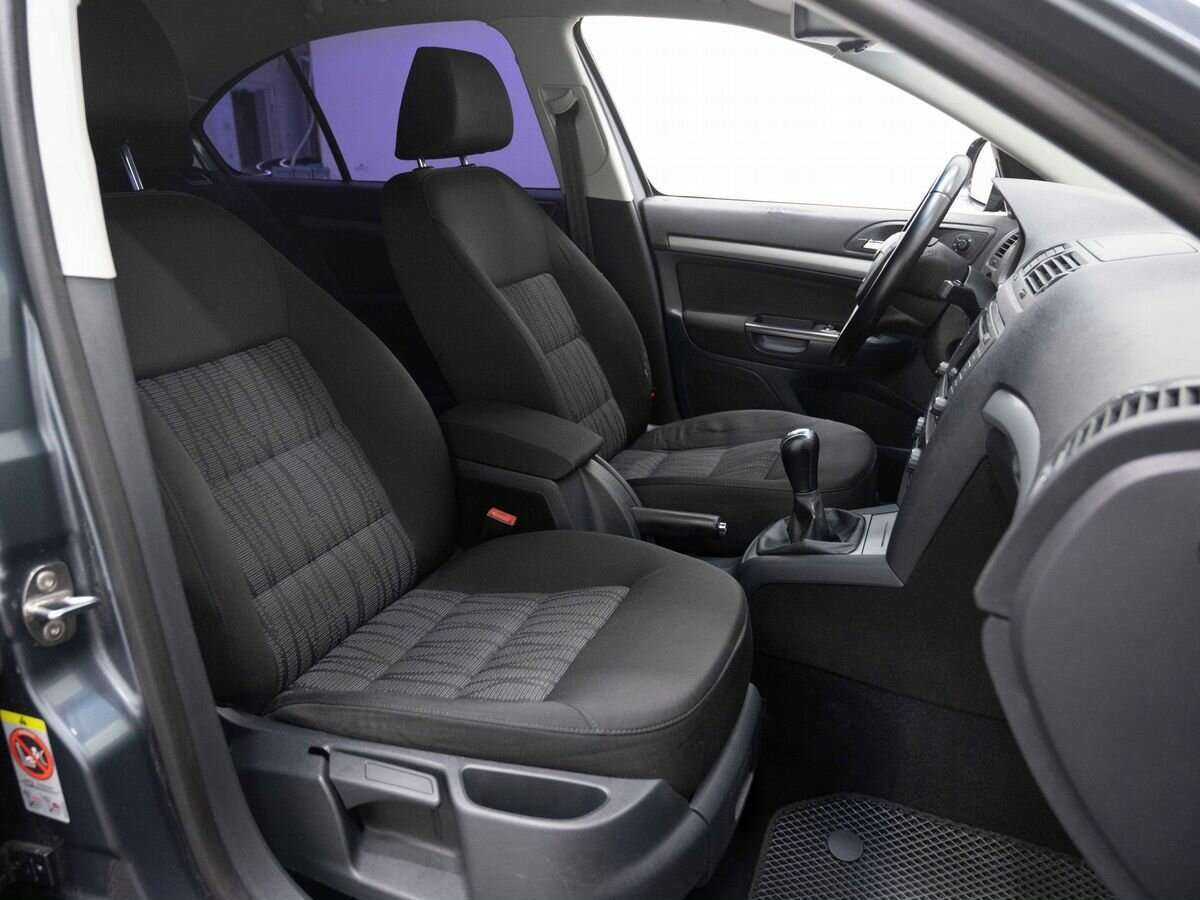 Skoda Octavia с пробегом — 2010 год. Фото: #11