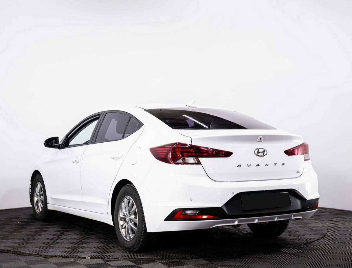 Hyundai Avante с пробегом — 2018 год. Фото: #3