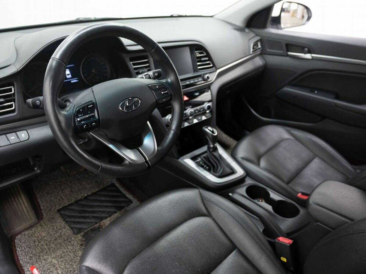 Hyundai Avante с пробегом — 2018 год. Фото: #6