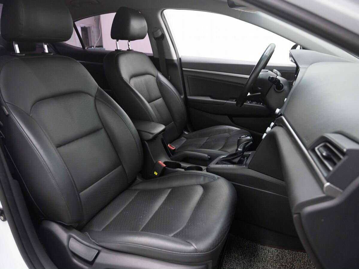 Hyundai Avante с пробегом — 2018 год. Фото: #11