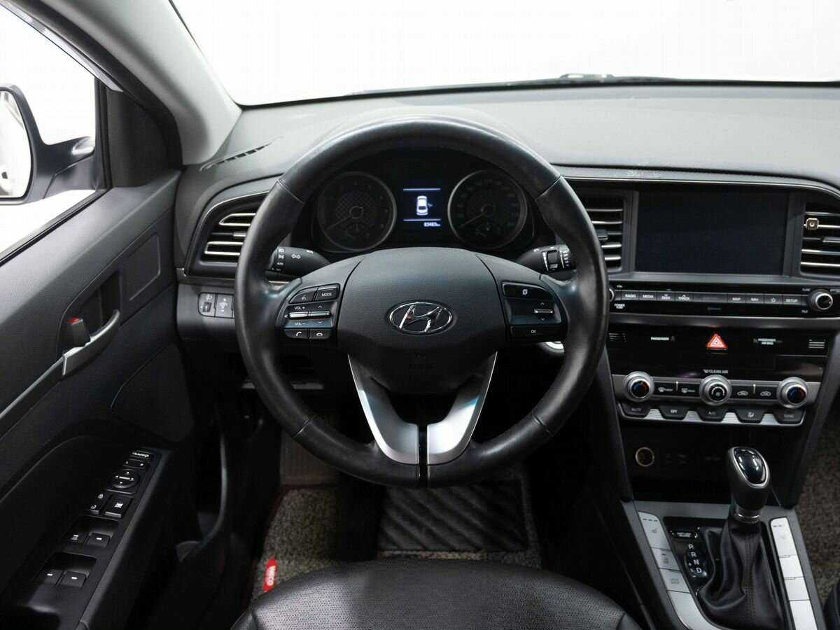 Hyundai Avante с пробегом — 2018 год. Фото: #13