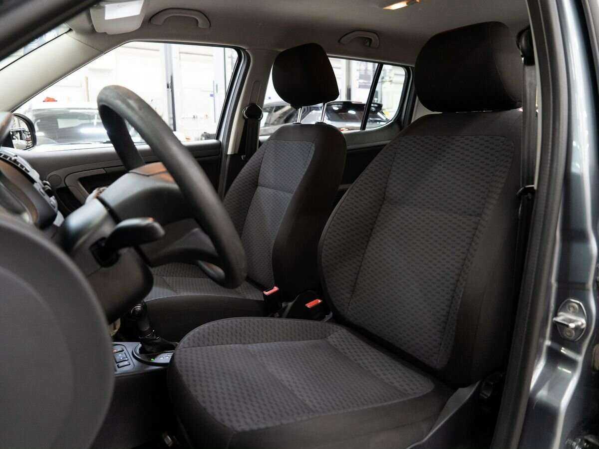 Skoda Fabia с пробегом — 2012 год. Фото: #5