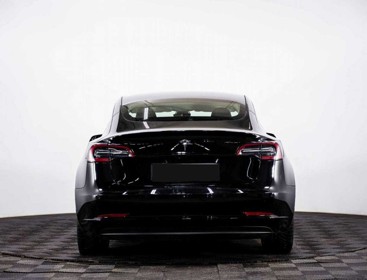 Tesla Model 3 с пробегом — 2020 год. Фото: #4