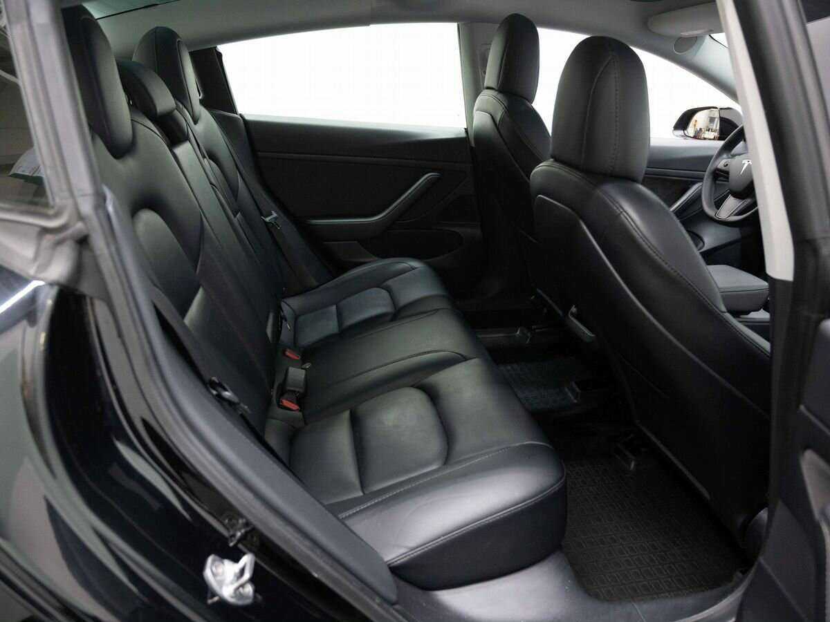 Tesla Model 3 с пробегом — 2020 год. Фото: #9