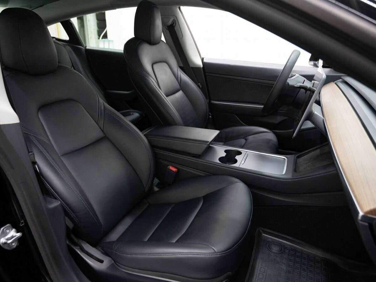 Tesla Model 3 с пробегом — 2020 год. Фото: #11