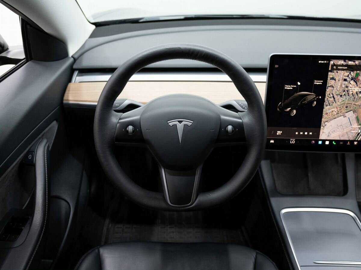 Tesla Model 3 с пробегом — 2020 год. Фото: #13