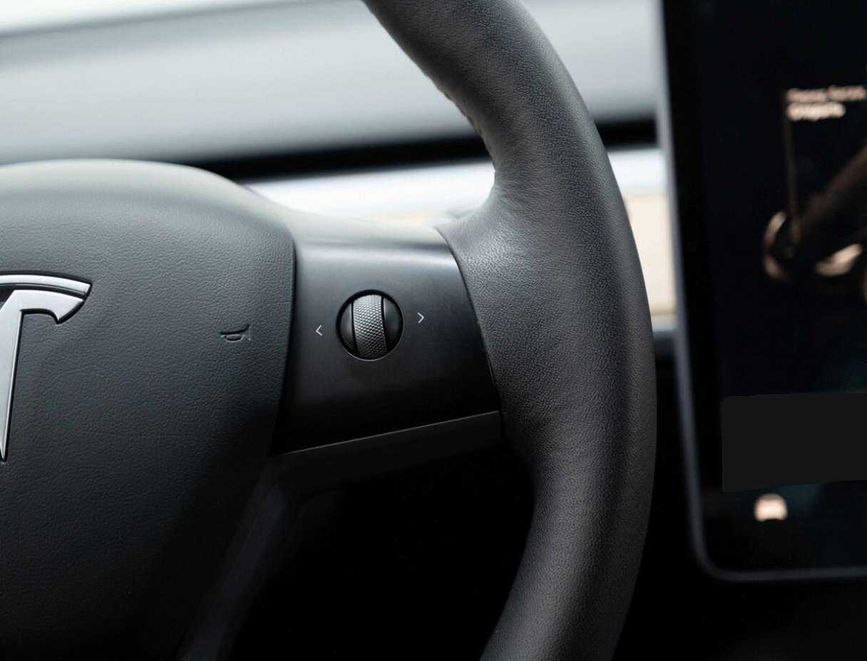 Tesla Model 3 с пробегом — 2020 год. Фото: #15