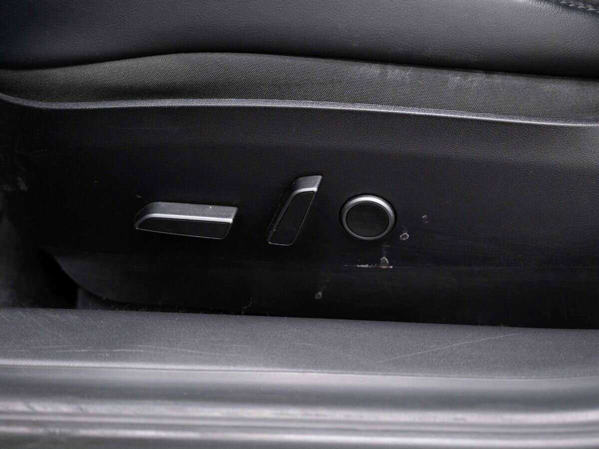 Tesla Model 3 с пробегом — 2020 год. Фото: #18