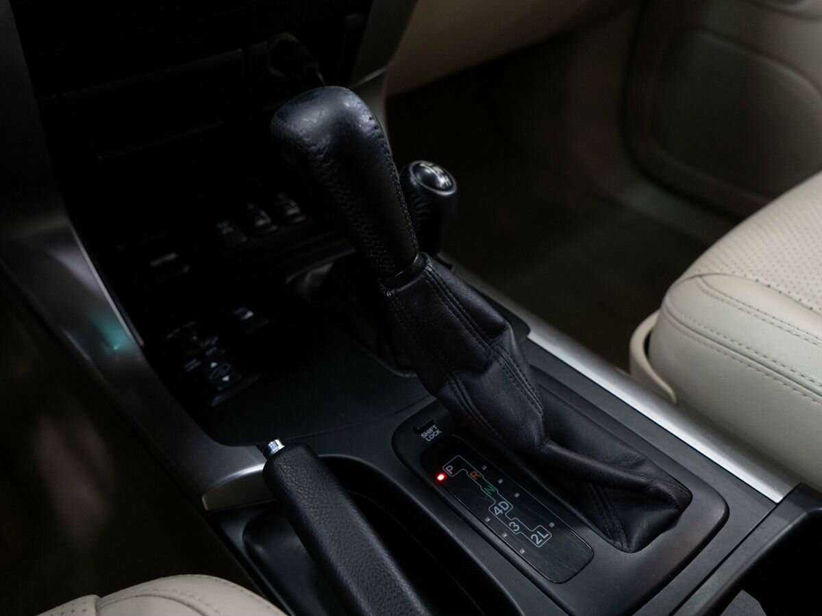 Toyota Land Cruiser Prado с пробегом — 2005 год. Фото: #13