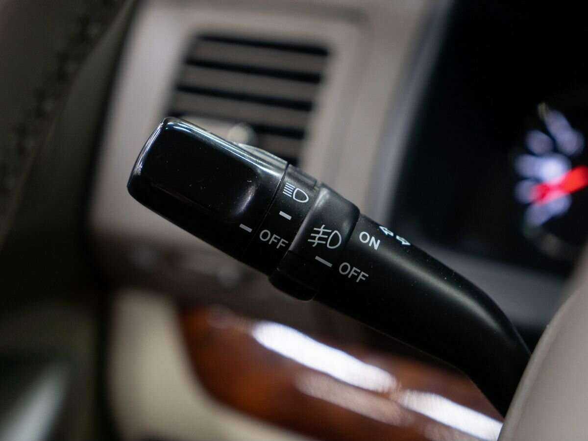 Toyota Land Cruiser Prado с пробегом — 2005 год. Фото: #17