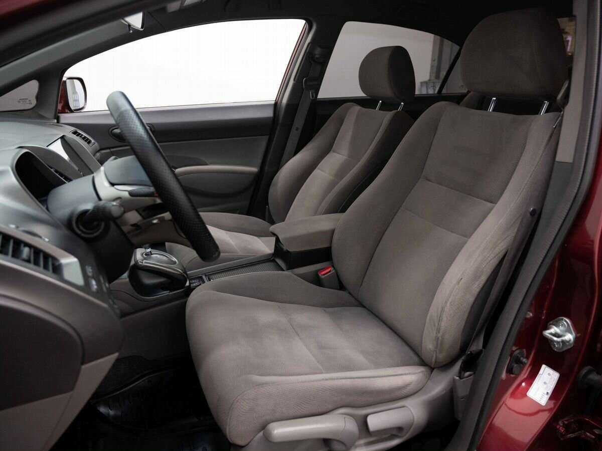 Honda Civic с пробегом — 2008 год. Фото: #7