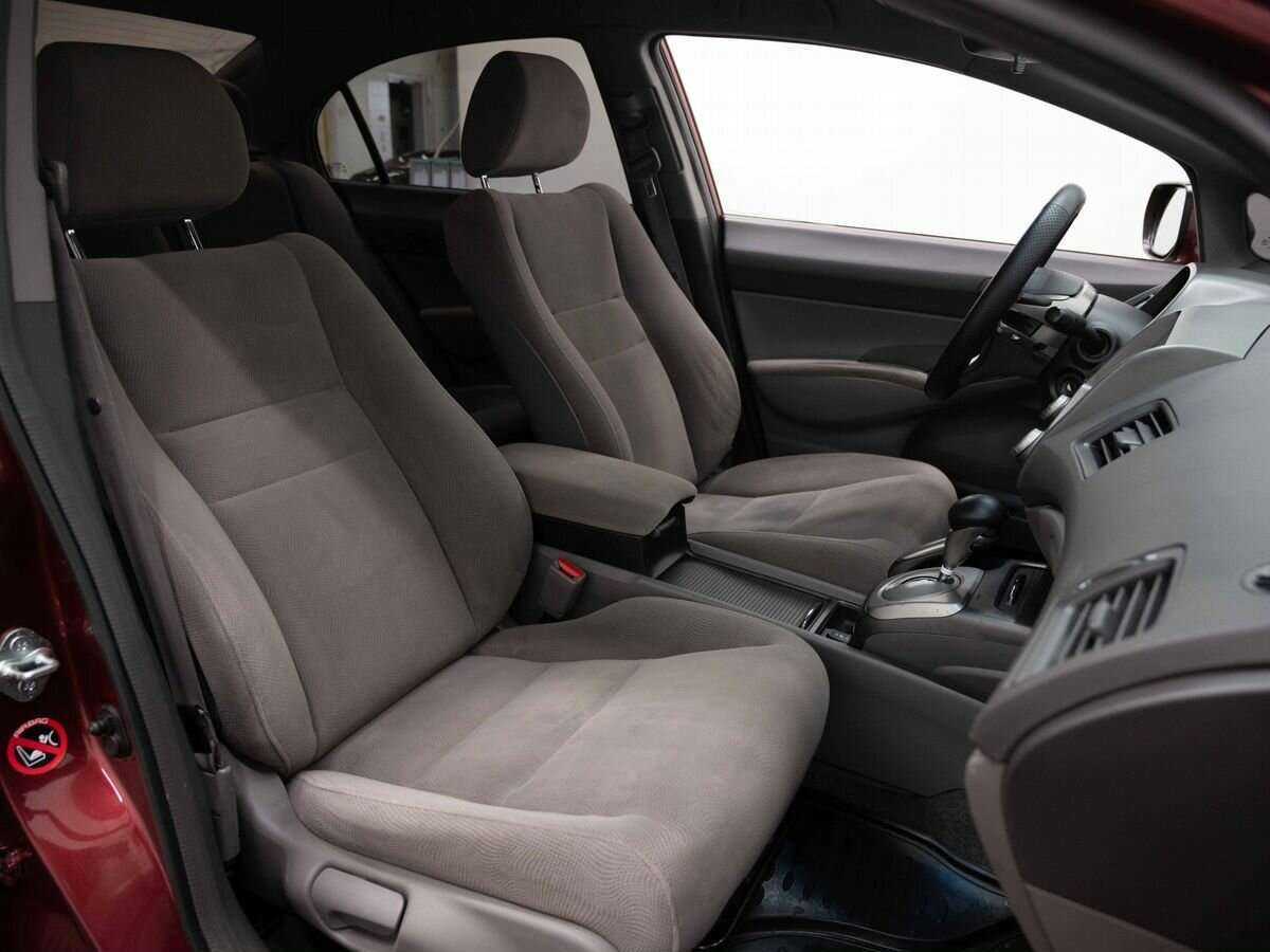 Honda Civic с пробегом — 2008 год. Фото: #11
