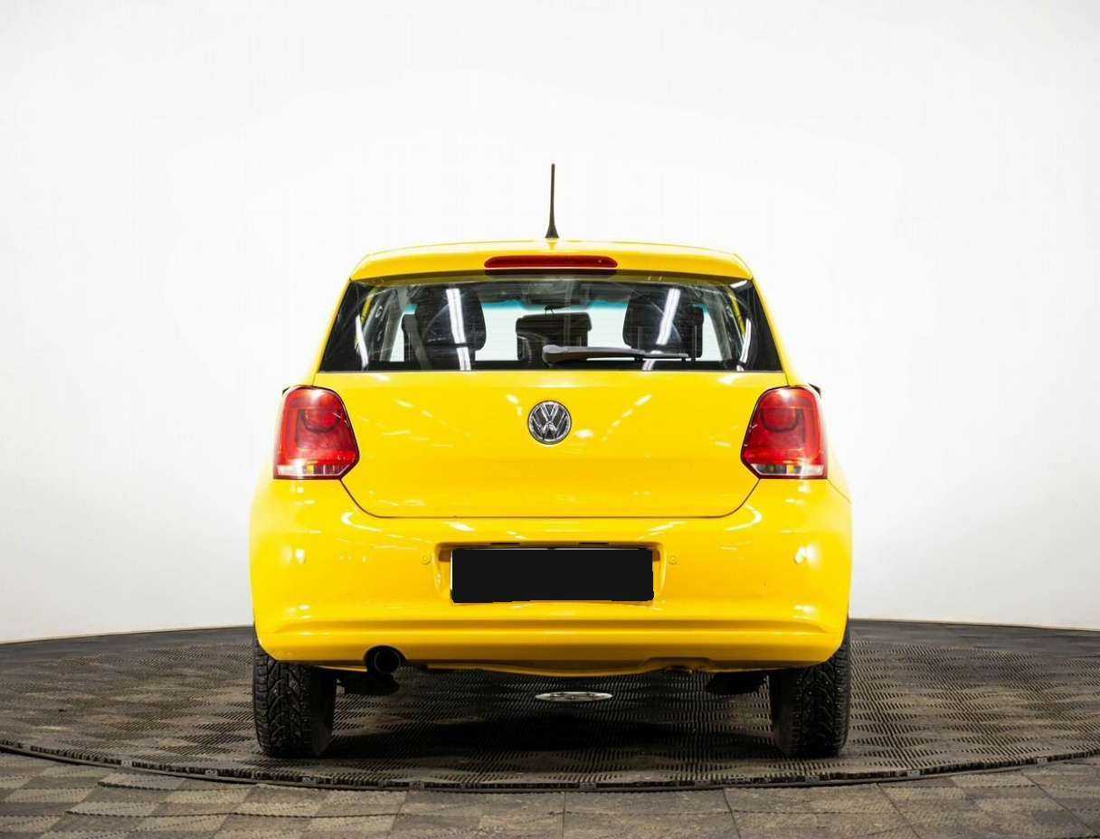 Volkswagen Polo с пробегом — 2011 год. Фото: #4