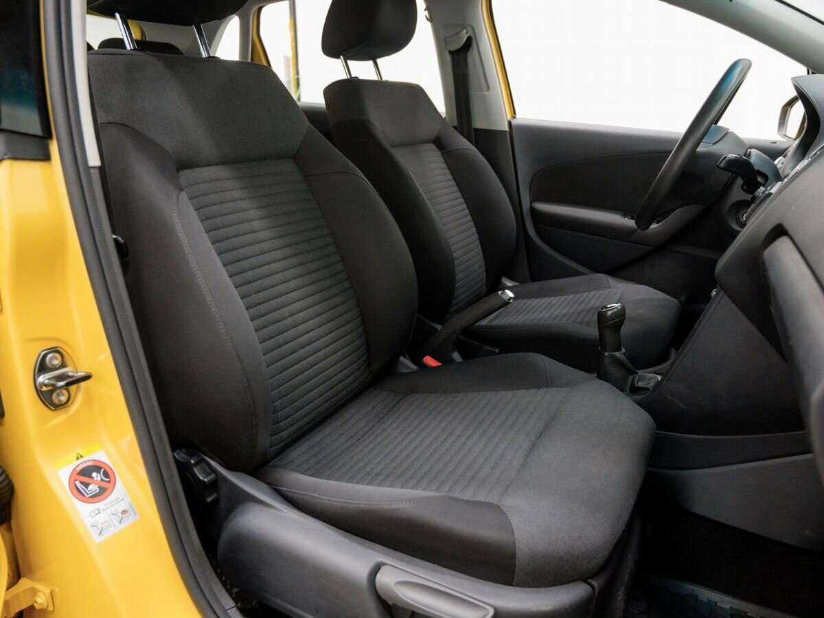 Volkswagen Polo с пробегом — 2011 год. Фото: #8