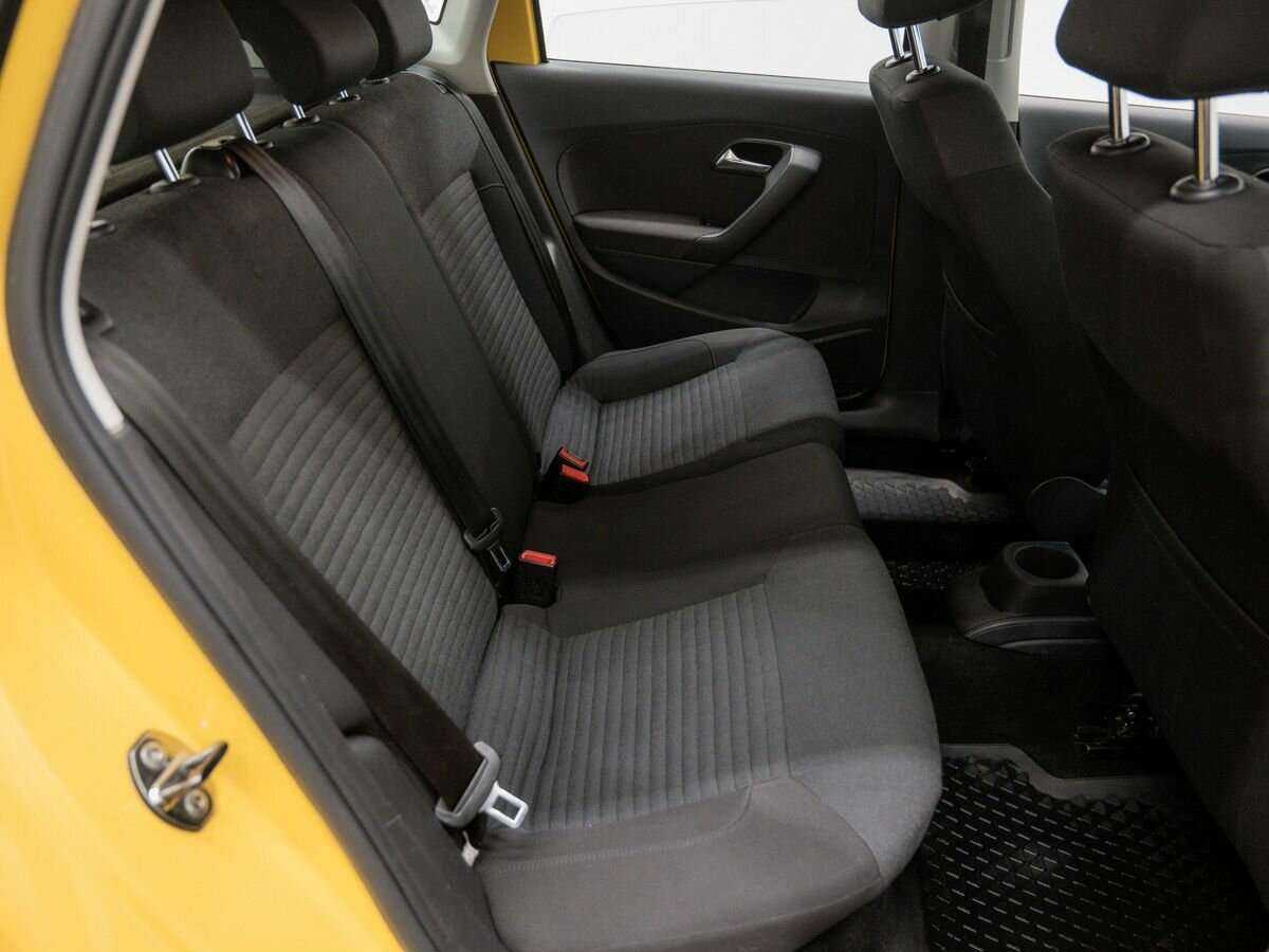 Volkswagen Polo с пробегом — 2011 год. Фото: #9