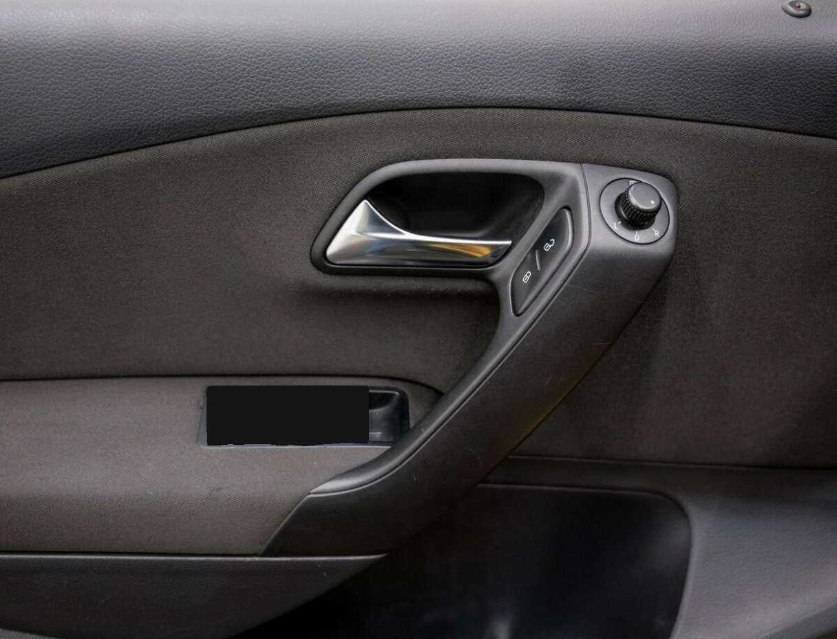 Volkswagen Polo с пробегом — 2011 год. Фото: #15